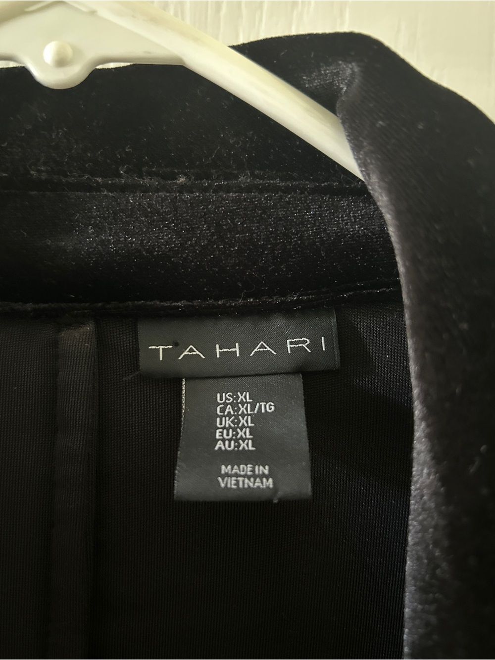 Tahari Black Velvet Blazer Jacket Size XL Holiday Party Quiet Luxury Old Money - Picture 5 of 7
